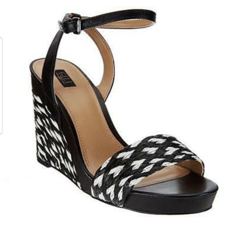 G.I.L.I. blk and white espadrilles NWOT sz9